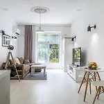 Jazz & Wine Apartment & Next To Sea Garden & Parking & Hbo & Netflix & 2 Bathrooms Apartament *