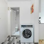 Jazz & Wine Apartment & Next To Sea Garden & Parking & Hbo & Netflix & 2 Bathrooms *