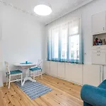 Jazz & Wine Apartment & Next To Sea Garden & Parking & Hbo & Netflix & 2 Bathrooms *