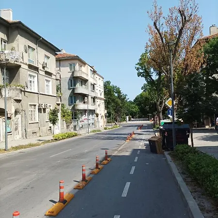 Jazz & Wine & Next To Sea Garden & Parking & Hbo & Netflix & 2 Bathrooms Apartment Varna