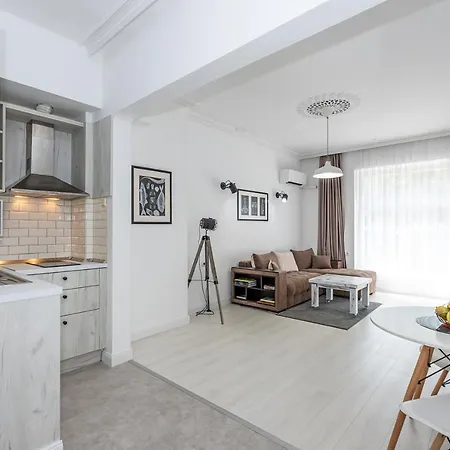 Apartment Jazz & Wine & Next To Sea Garden & Parking & Hbo & Netflix & 2 Bathrooms *