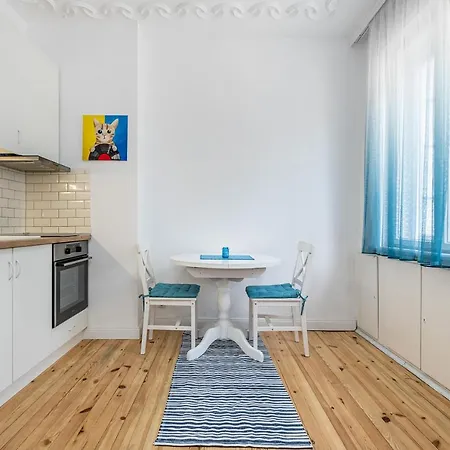 Apartment Jazz & Wine & Next To Sea Garden & Parking & Hbo & Netflix & 2 Bathrooms Varna