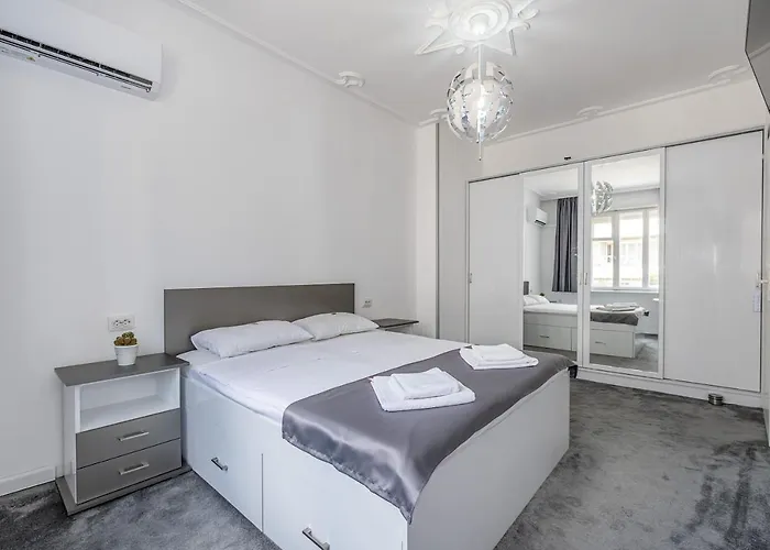 Jazz & Wine Apartment & Next To Sea Garden & Parking & Hbo & Netflix & 2 Bathrooms * Βάρνα