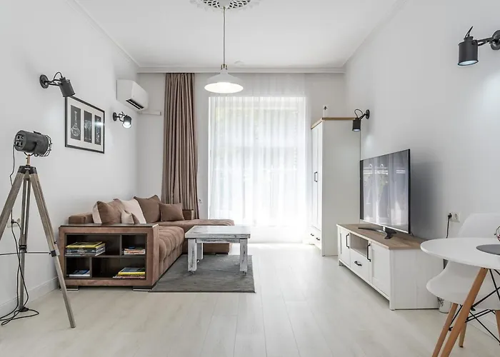 Jazz & Wine Apartment & Next To Sea Garden & Parking & Hbo & Netflix & 2 Bathrooms Διαμέρισμα *